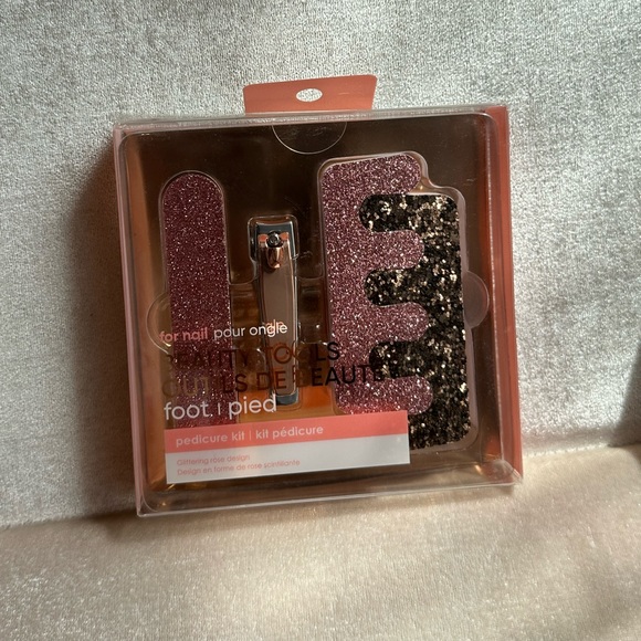 pedicure kit - Picture 2 of 4